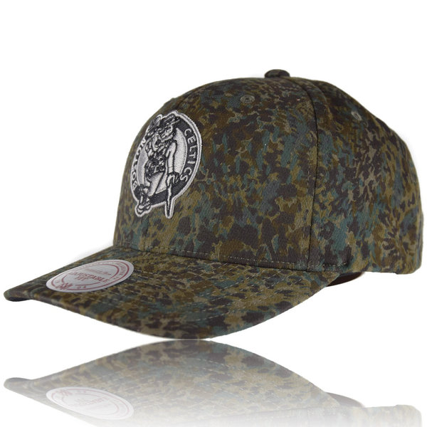 CURVED Abstract Camo Snapback Caps